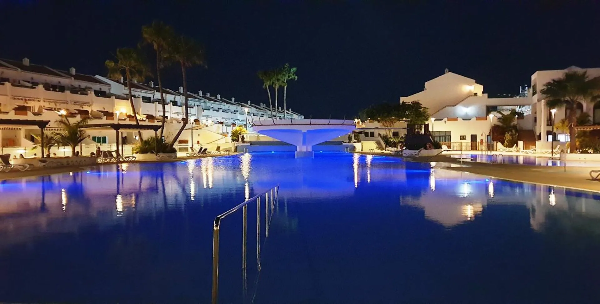 Apartment Tenerife With Impressive Pool 315 Costa Del Silencio